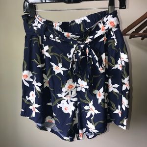 Old Navy Floral Shorts Size Large